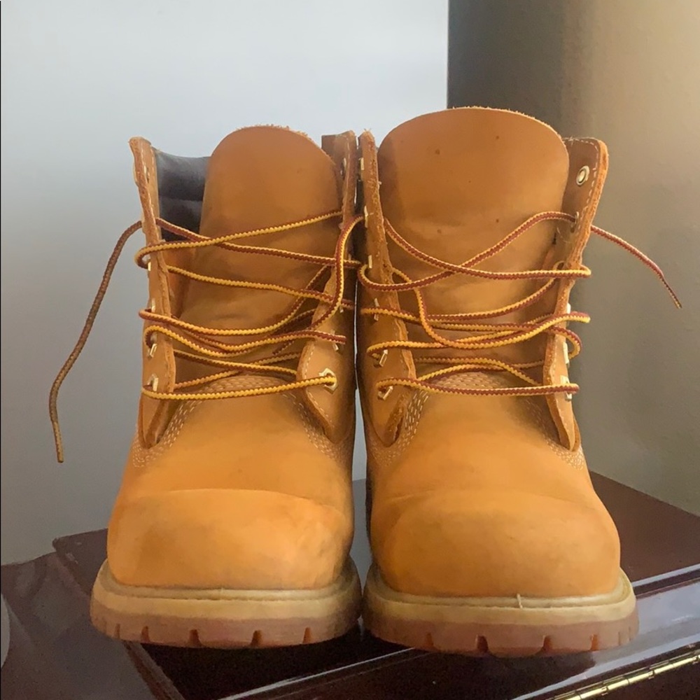 TIMBERLAND MID 6-IN HERITAGE BOOT. USED. NO BOX.